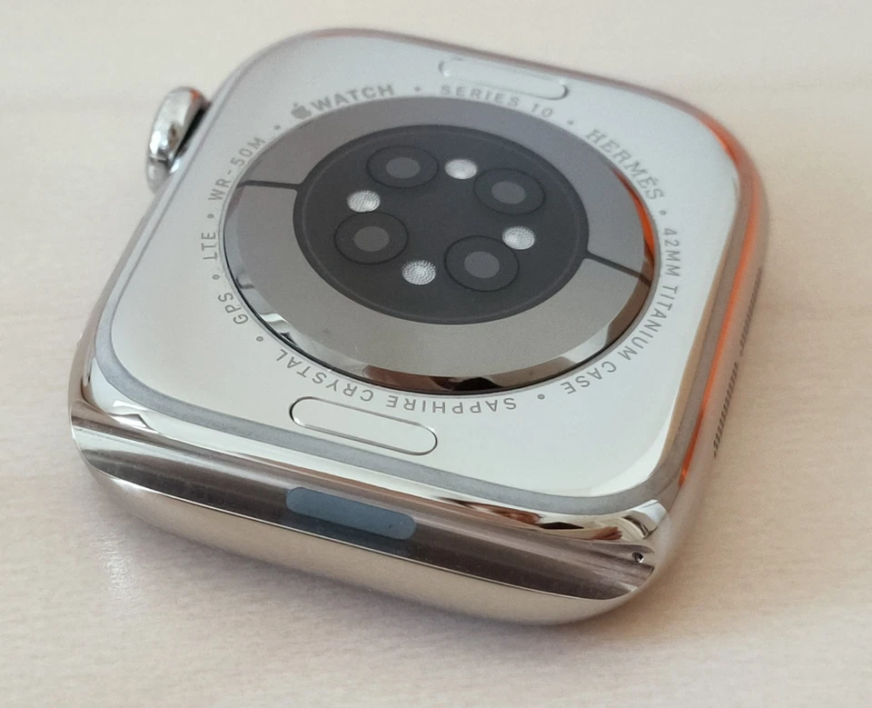 Apple Apple Watch Hermes Series 10 42 mm silver Titanium Leather bands